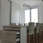 아파트 Spacious Cocoon In *