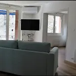 Spacious Cocoon In 아파트 *